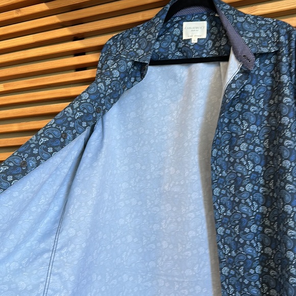 Construct button down. - Picture 2 of 4